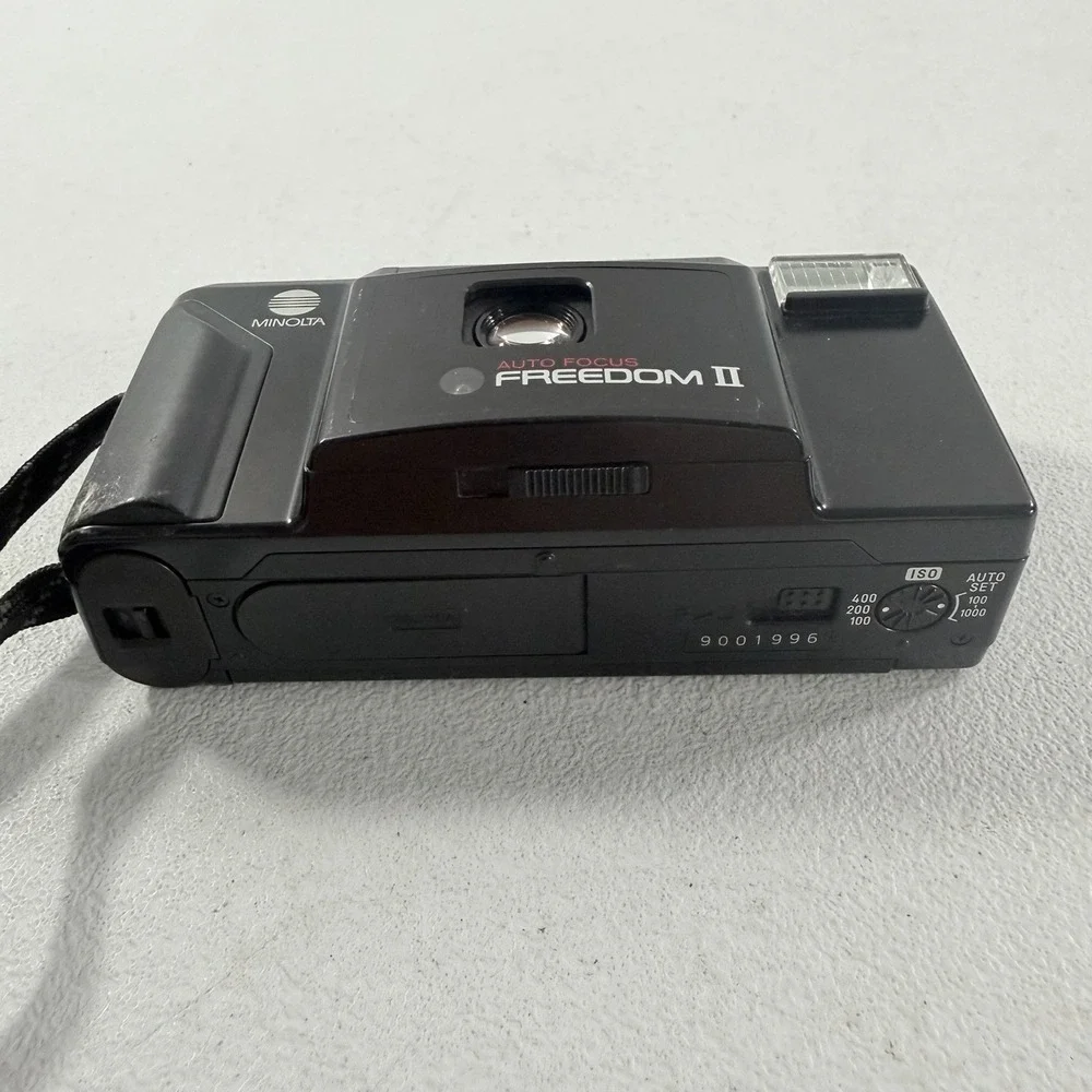 Minolta Freedom II 35mm Film Camera Point‎ Shoot AF Flash READ DESCRIPTION WORKS